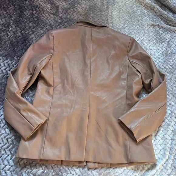 NWT Forever 21 faux Leather Blazer taupe size medium - Picture 9 of 10